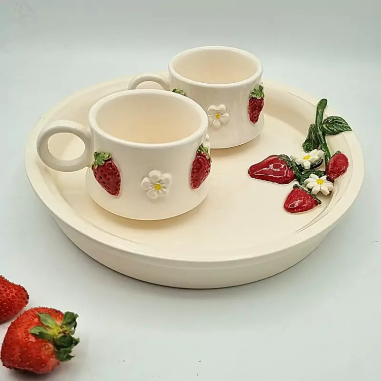 سینی سرامیکی دستساز طرح برجسته توت فرنگی توانا سرام